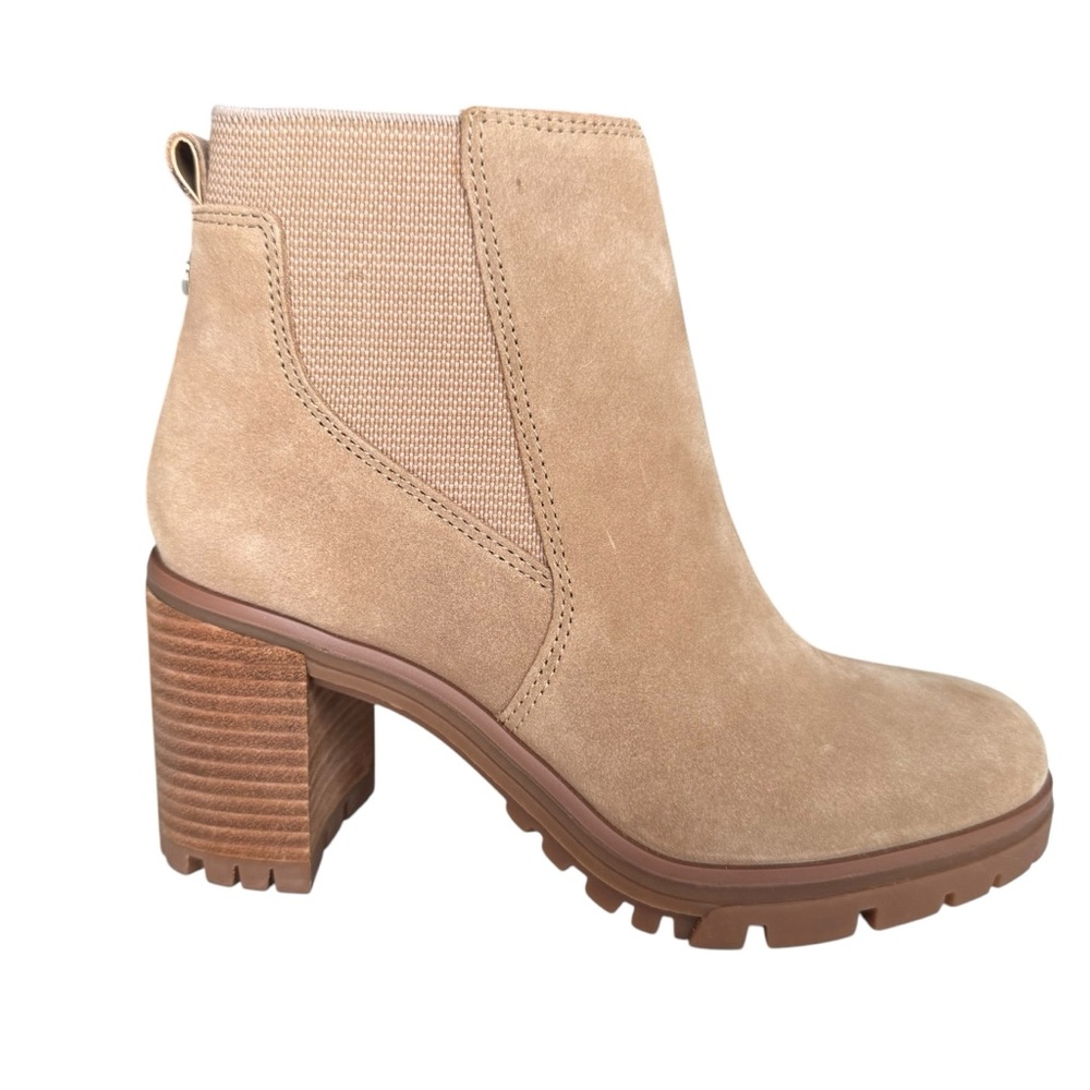 NWOT Vince Camuto Boots, Size 7.5, Tan